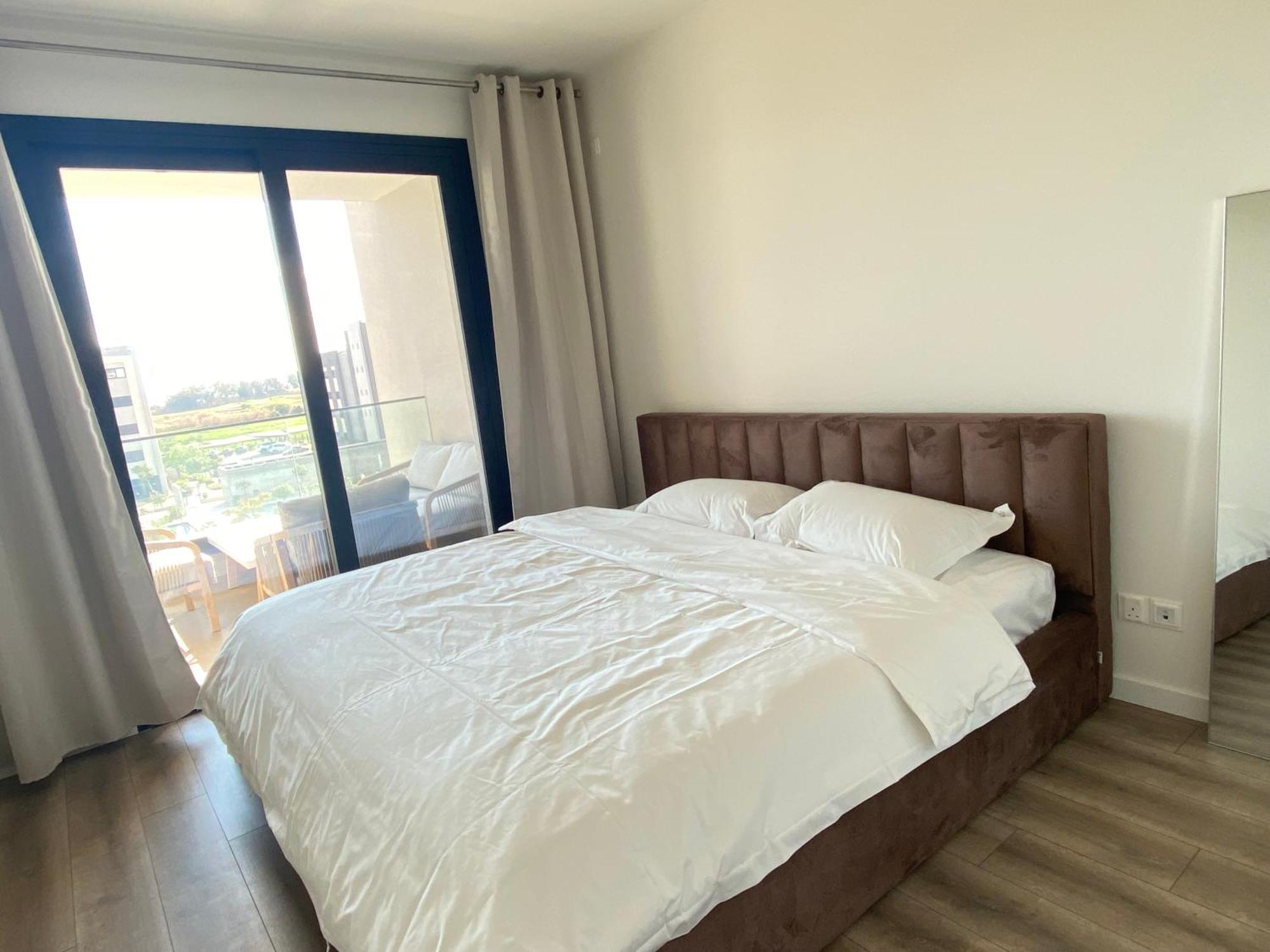 Sunset Gardens - Holiday Apartments - By Tlv Living Лимасол Номер фото
